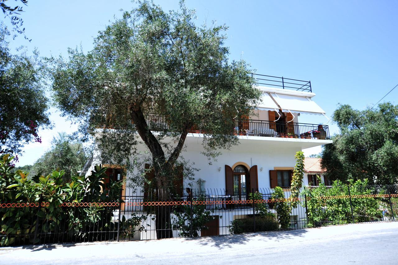 Natsios Studios Gaios Buitenkant foto