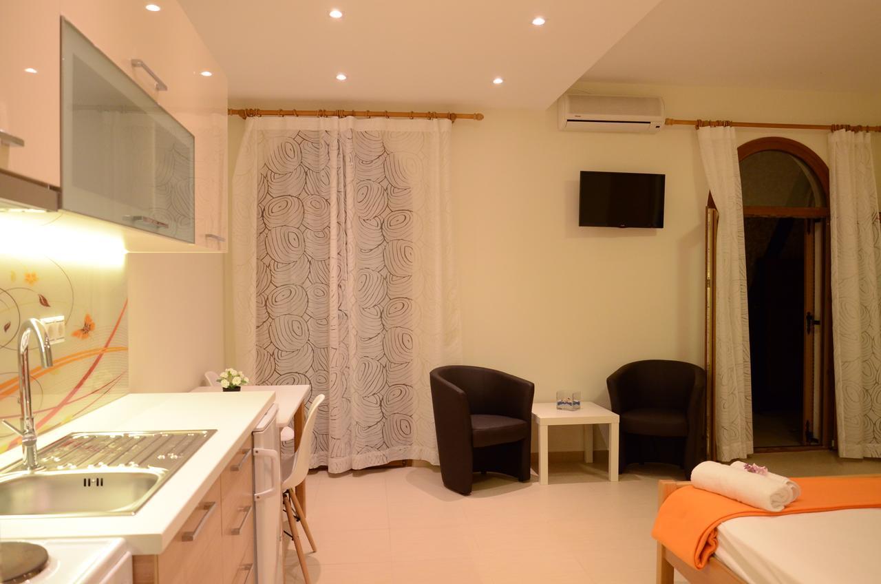 Natsios Studios Gaios Buitenkant foto
