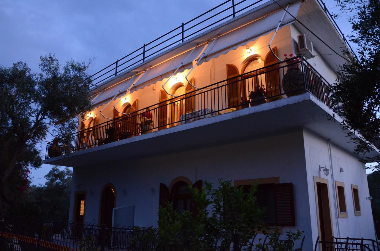 Natsios Studios Gaios Buitenkant foto